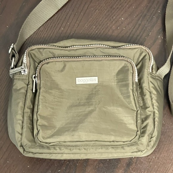 Baggallini Crossbody Purse Travel Tan Khaki Excellent Condition - Picture 3 of 16